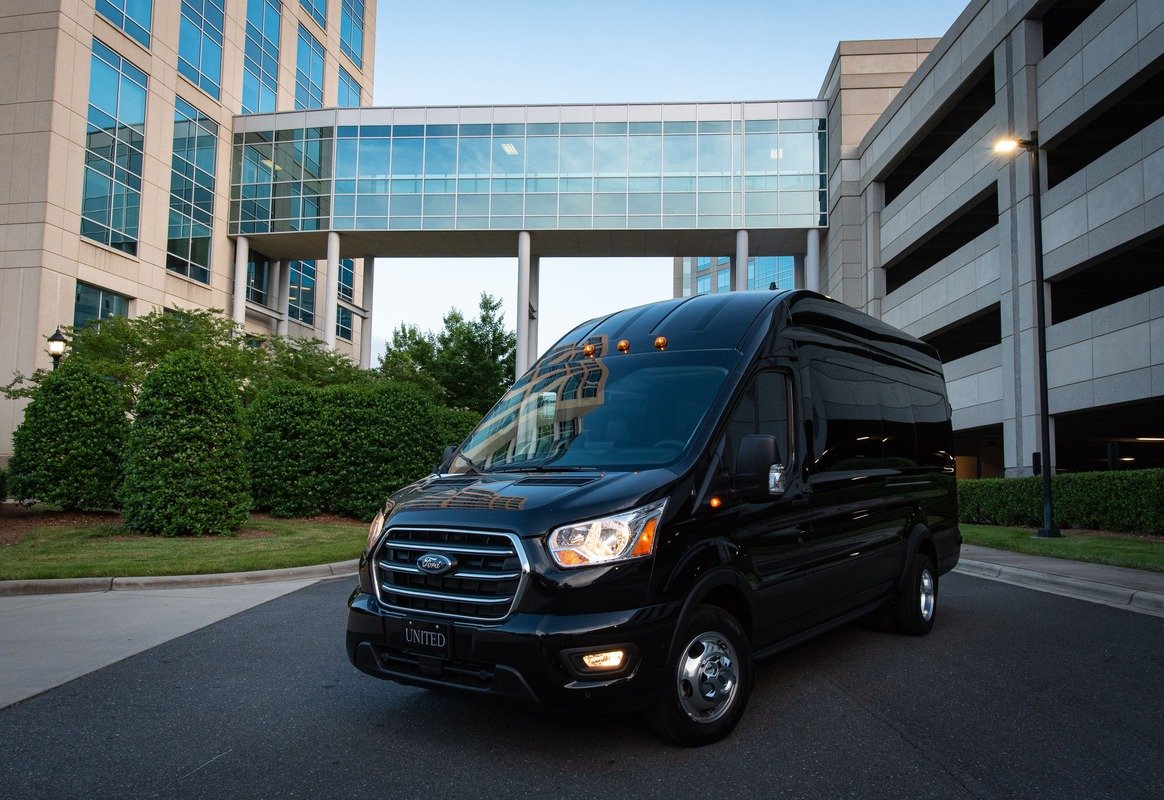 15 Seater Luxury Minibus