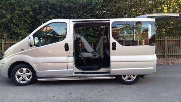 8-seater-bus