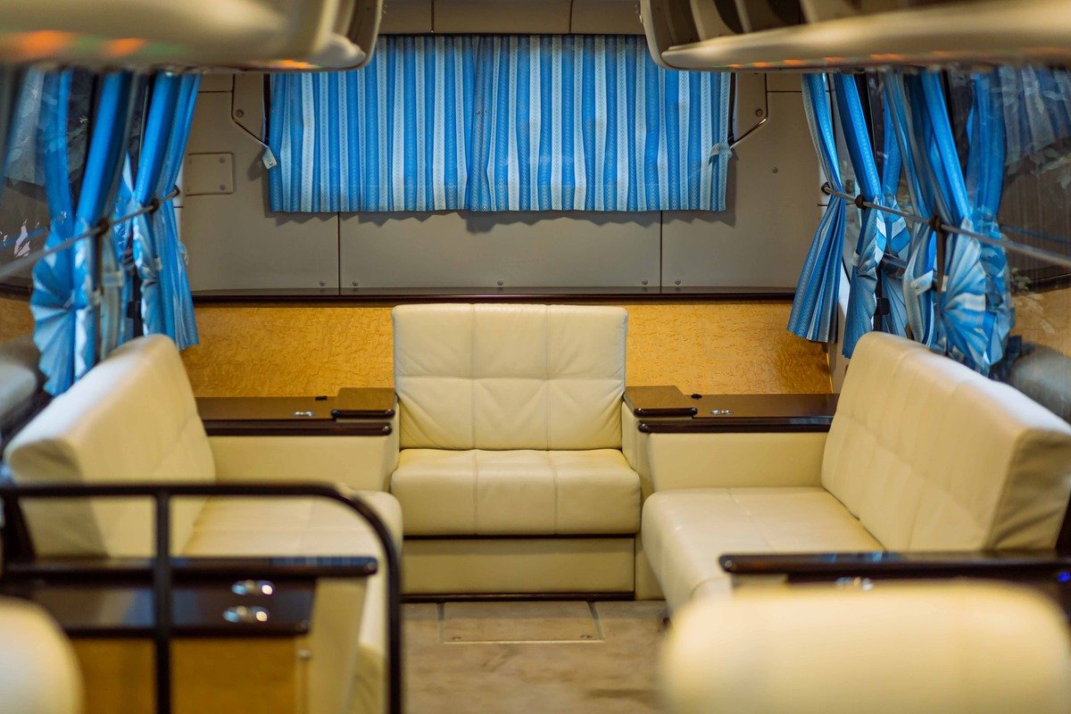 Luxury Interior 14 Seater