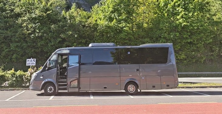 32-seater-new-image